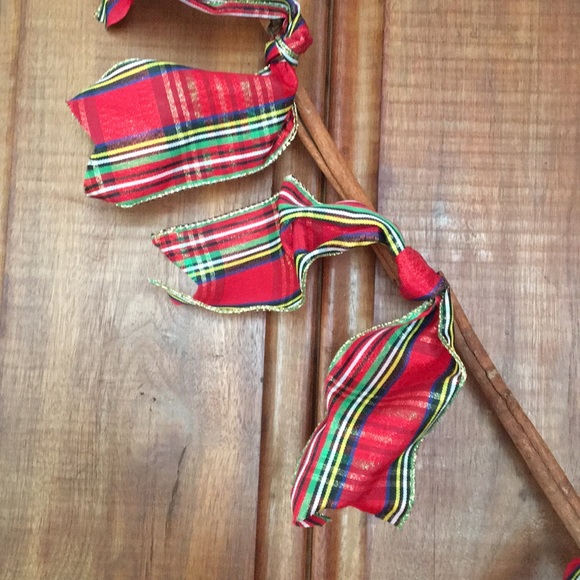 Gorgeous & aromatic cinnamon stick garland w bows - Picture 2 of 3